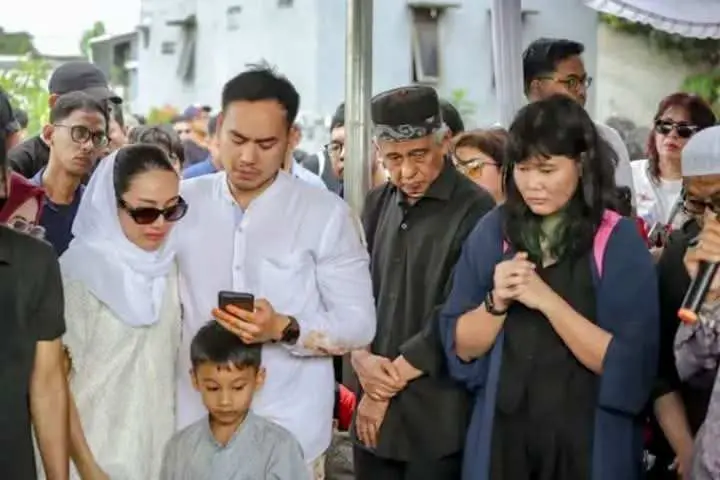 Rama Sahetapy Ceritakan Peran Besar Sang Istri dalam Mempererat Hubungan Keluarga dengan Ray Sahetapy