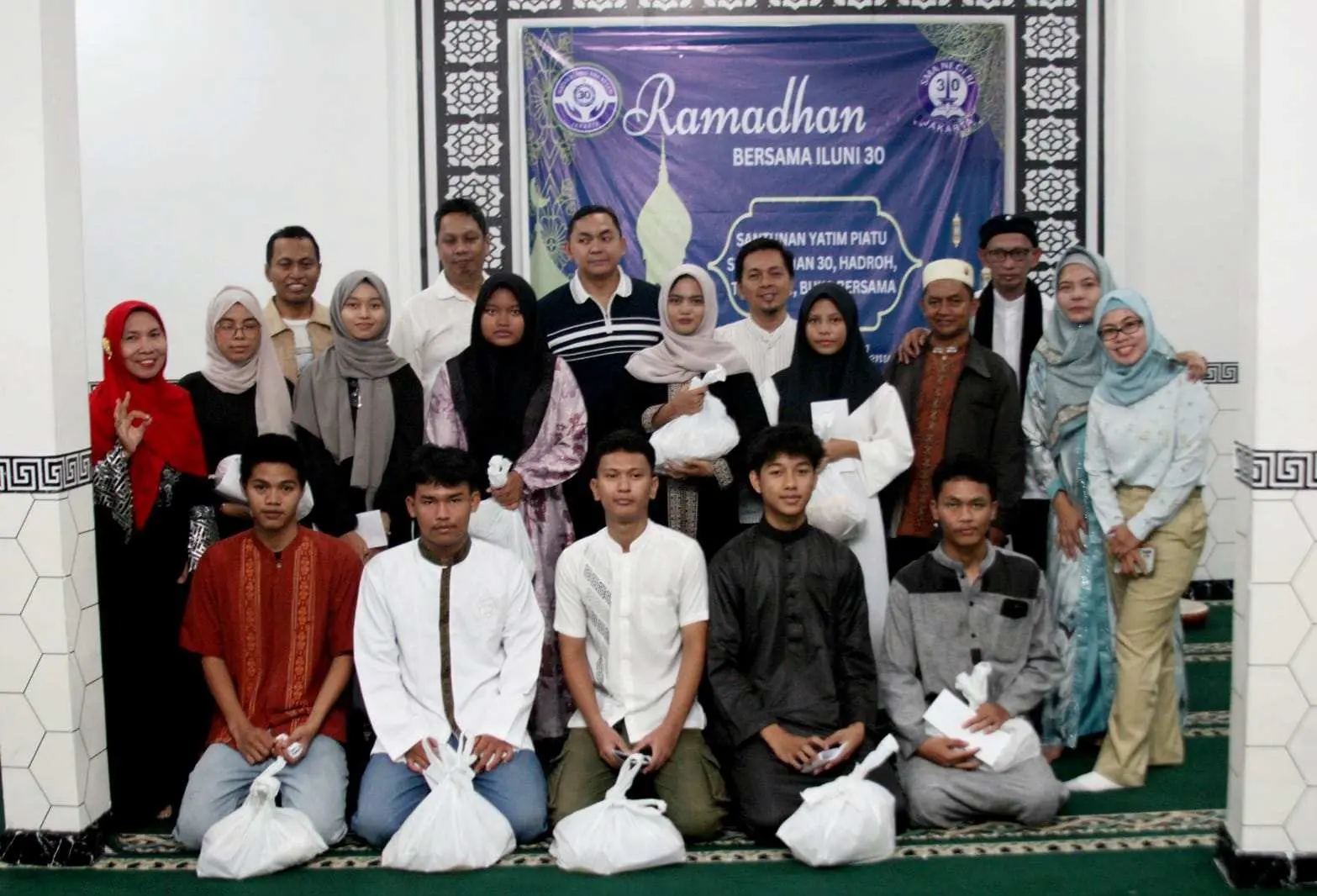 ILUNI SMAN 30 Jakarta Bersama Ari Sumarto Taslim Santuni Yatim Piatu di Bulan Ramadhan 2025