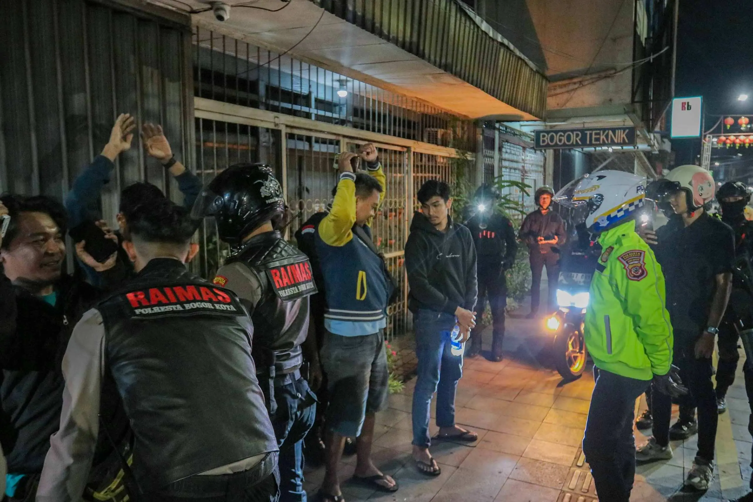 Antisipasi Gangguan Kamtibmas, Puluhan Muda-Mudi Kedapatan Pesta Miras