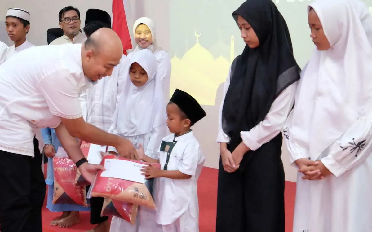 PT Solusi Bangun Indonesia Pabrik Narogong Berikan Santunan dan Sembako kepada Anak Yatim dan Penyandang Disabilitas di Bulan Ramadan 2025