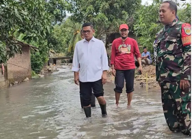 Gubernur Banten Tinjau Anak Sungai Cibanten, Minta Atasi Pendangkalan Sungai di Padarincang