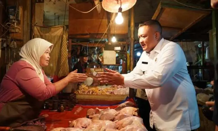 Bupati Bogor Rudy Susmanto Cek Pasar Cibinong, Pastikan Stok dan Harga Bahan Pokok Aman
