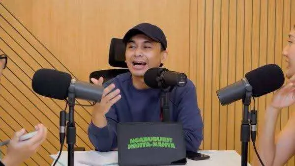 Raditya Dika Diam-diam Mengidolakan Rose BLACKPINK