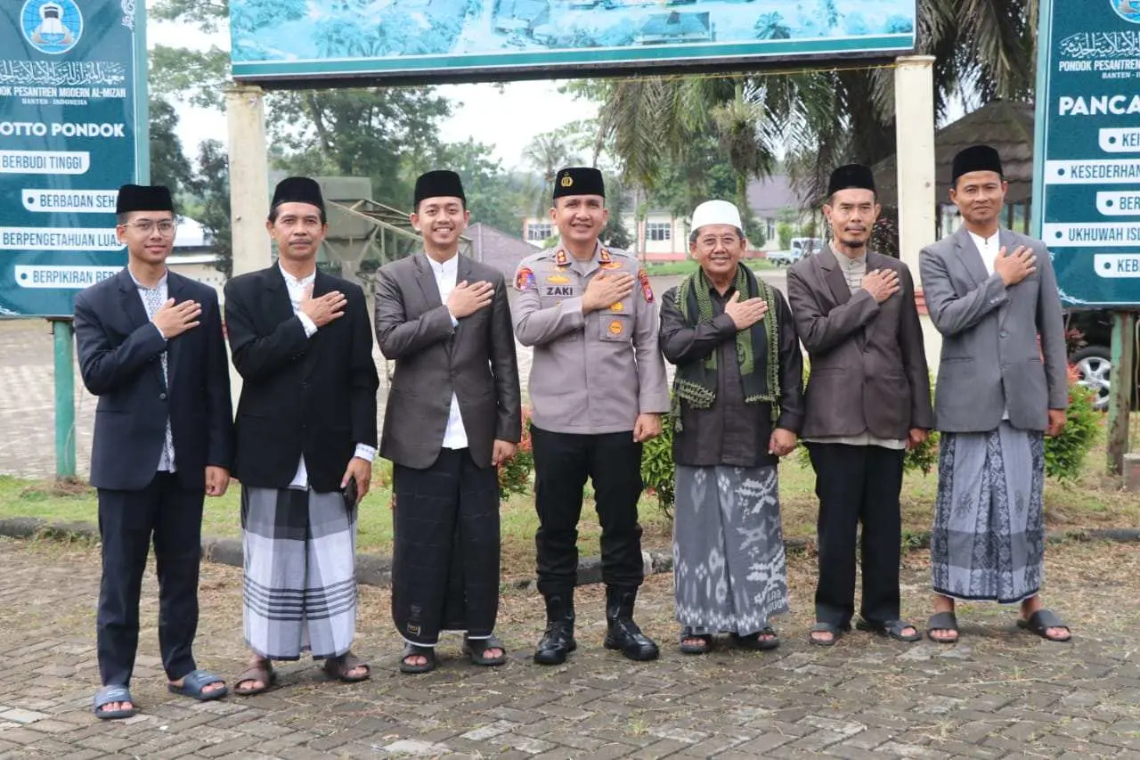Kapolres Lebak Sambangi Ponpes Modern Al Mizan, Ajak Ulama dan Santri Ikut Jaga Stabilitas Keamanan di Wilayah