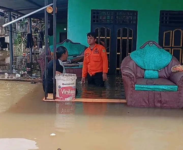 Banjir Jabodetabek di Tengah Ramadan: Ujian Berat, Pemerintah Sigap Beri Bantuan