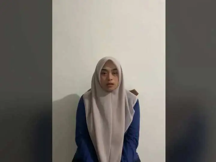 Viral Video Pribadi Bu Guru Salsa, Begini Klarifikasi dan Permohonan Maafnya