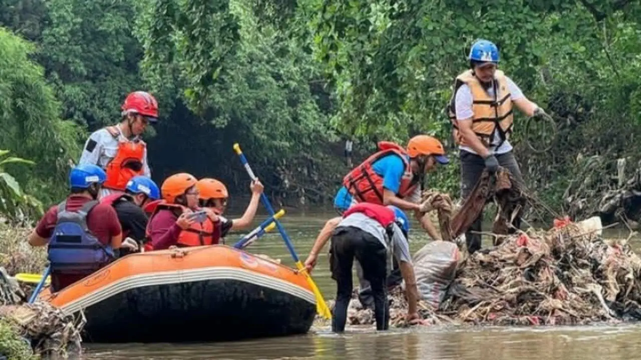 Kolaborasi Jadi Kunci Pemulihan Sungai Ciliwung, Begini Rekomendasi AriSumarto Taslim