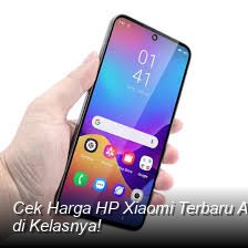 Tampilan close-up elegan dari sebuah smartphone Xiaomi terbaru dengan desain bezel tipis dan modul kamera yang menonjol, dipajang di atas permukaan studio yang bersih.